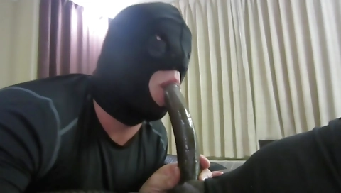 Ebony hottie gives a blowjob to her boyfriend and gets fucked