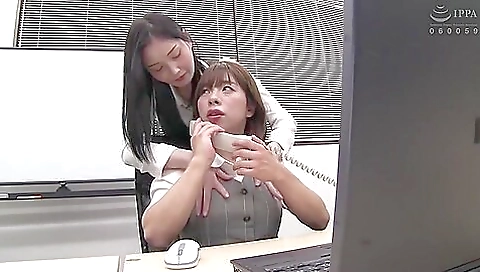 Japanese girlfriend with skirt taught me to be kinky