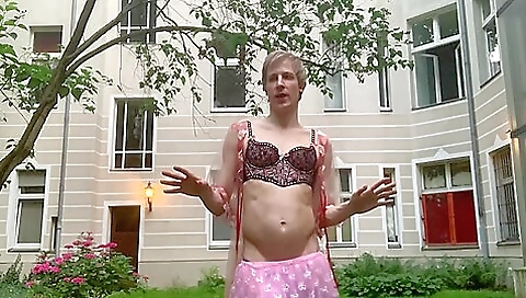 A busty brunette milf gives a strong pecker in her mouth