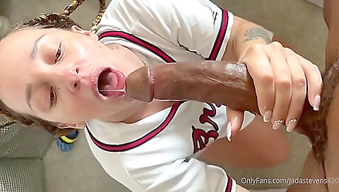 Ebony babe in a tattooed pussy fucks in amateur clip