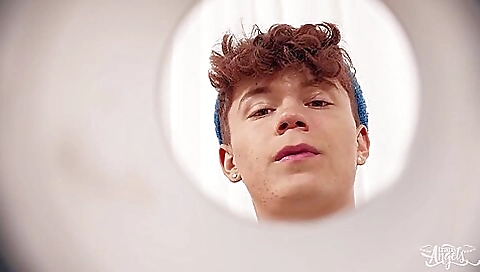 Brunette gets aroused by her bf and gives him a tight ass