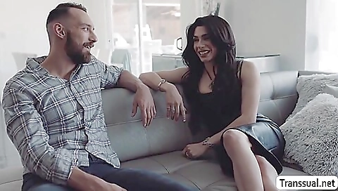 Bareback brunette gets her ass fucked by her boyfriend