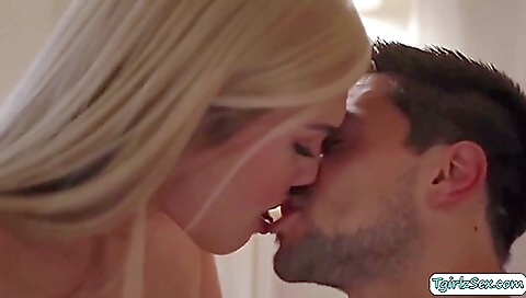 Horny guy fucks a bareback shemale with a nice ass