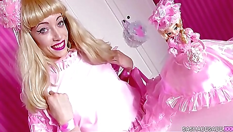 Horny blonde has sex with her stepdad and gets a facial