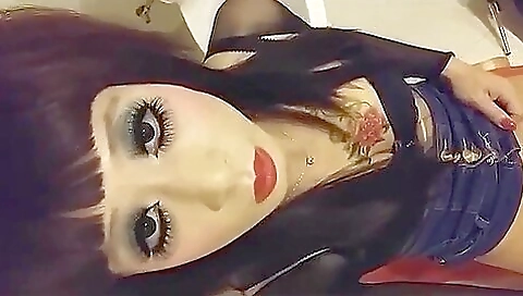 Busty brunette lady with foot fetish in foot fetish scene