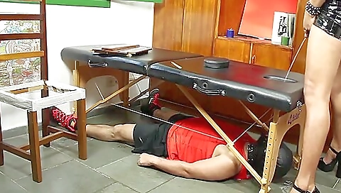 Hot shemale with sexy tattooed tits sucks and fucks a dildo