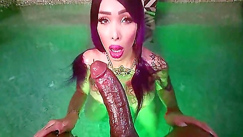 Tattooed chick with huge tits has her pussy fucked