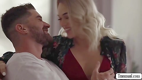 Beautiful blonde shemale in a tight tanned ass in a deepthroat video