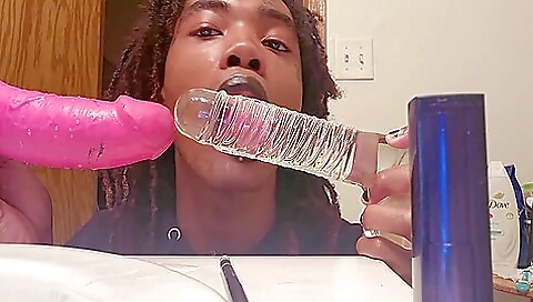 Ebony brunette is giving a great foot fetish blowjob